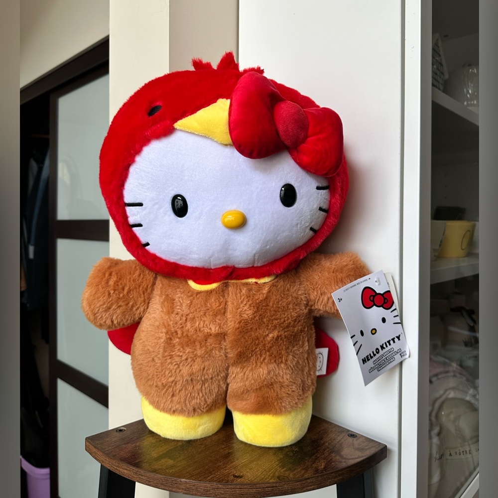 Hello Kitty Harvest Greeter 🦃 - Picture 2 of 7